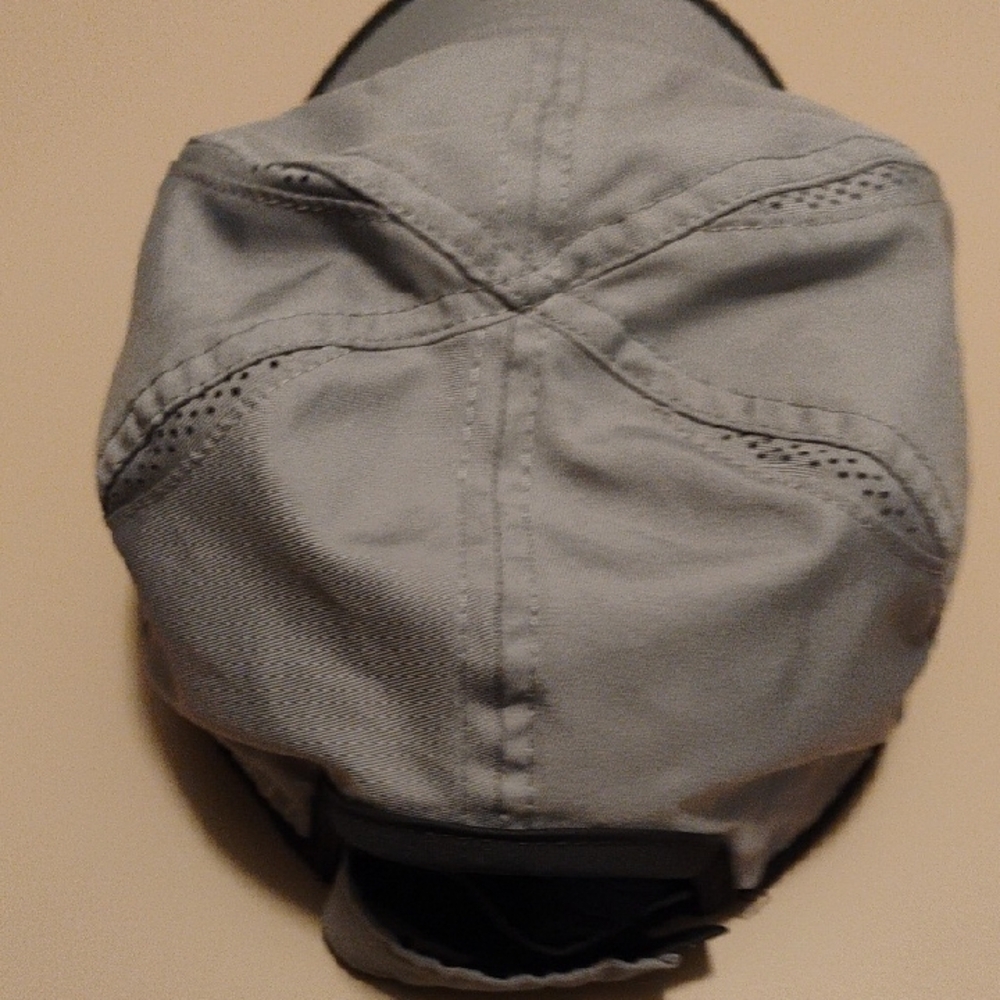 Nike Dri-fit Pair Of Caps in Gray and White One Size Fits Most Adjustable - Picture 8 of 9